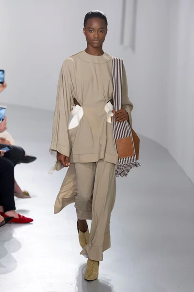 Look 38